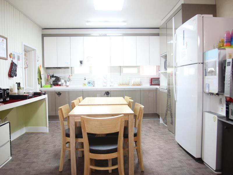 Guesthouse 710 In Haeundae Μπουσάν Εξωτερικό φωτογραφία