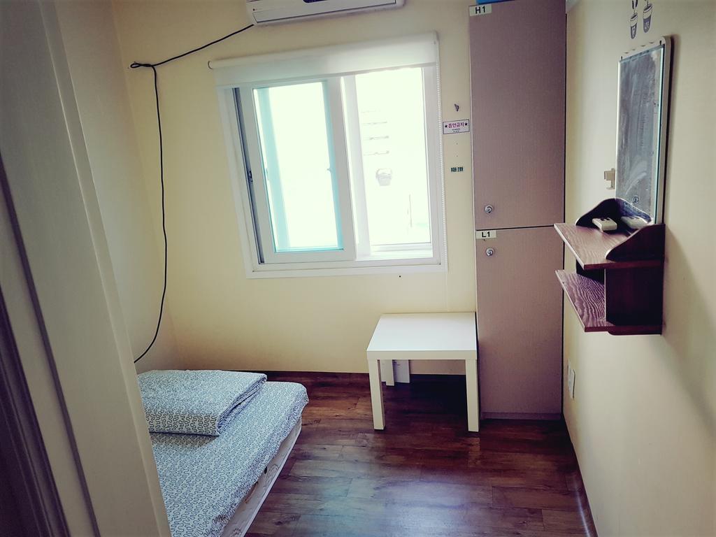 Guesthouse 710 In Haeundae Μπουσάν Εξωτερικό φωτογραφία